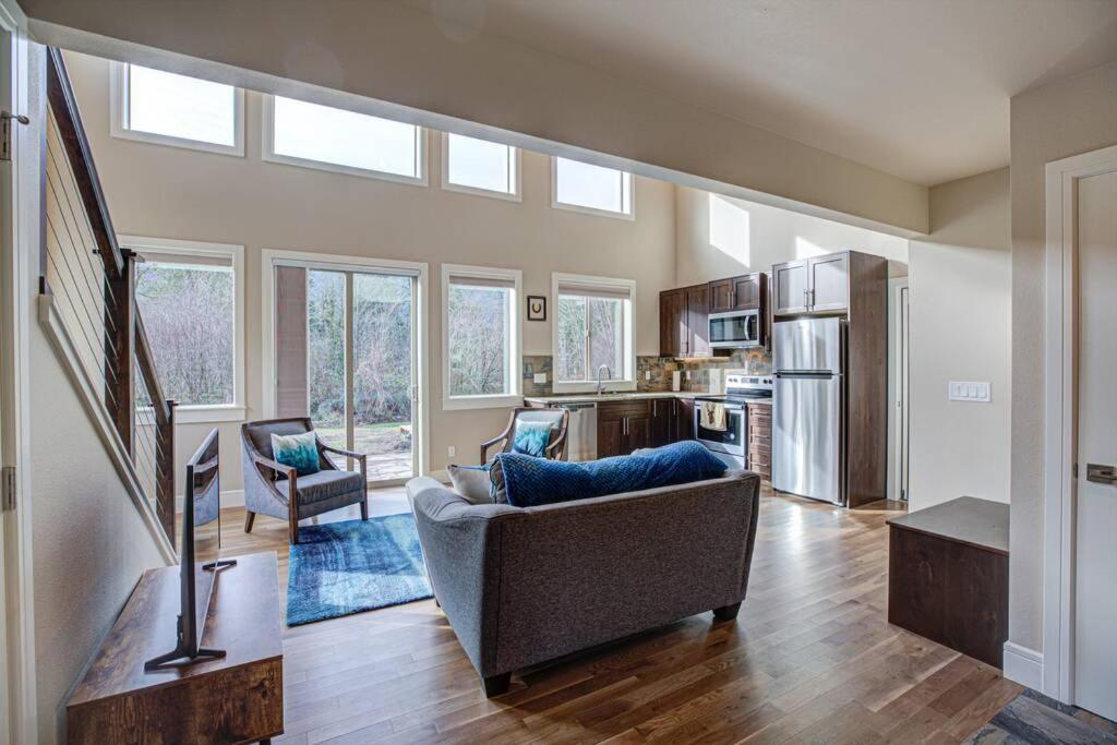 Newly Built Modern Chalet Duplex - 2 Mount Hood Village Luaran gambar